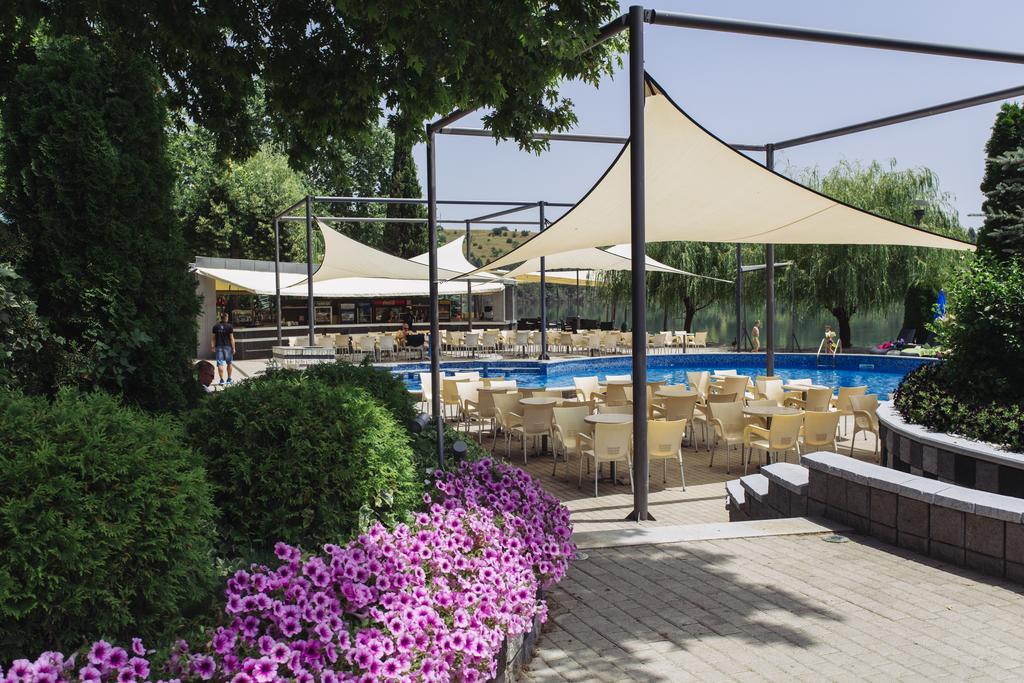 Romantique Veles Hotel Bagian luar foto