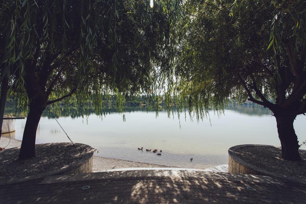Romantique Veles Hotel Bagian luar foto
