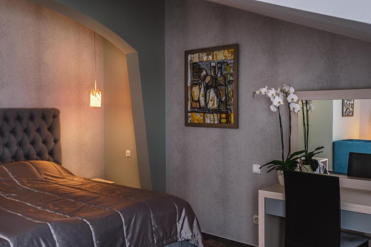 Romantique Veles Hotel Bagian luar foto