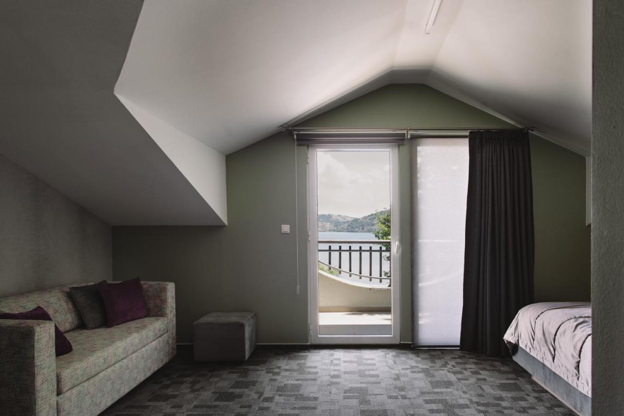 Romantique Veles Hotel Bagian luar foto