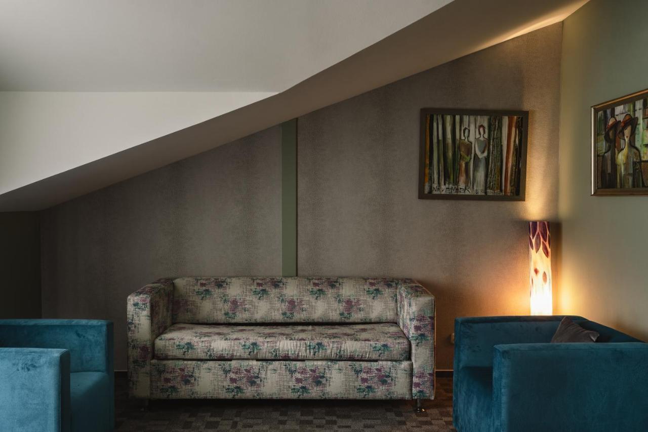 Romantique Veles Hotel Bagian luar foto