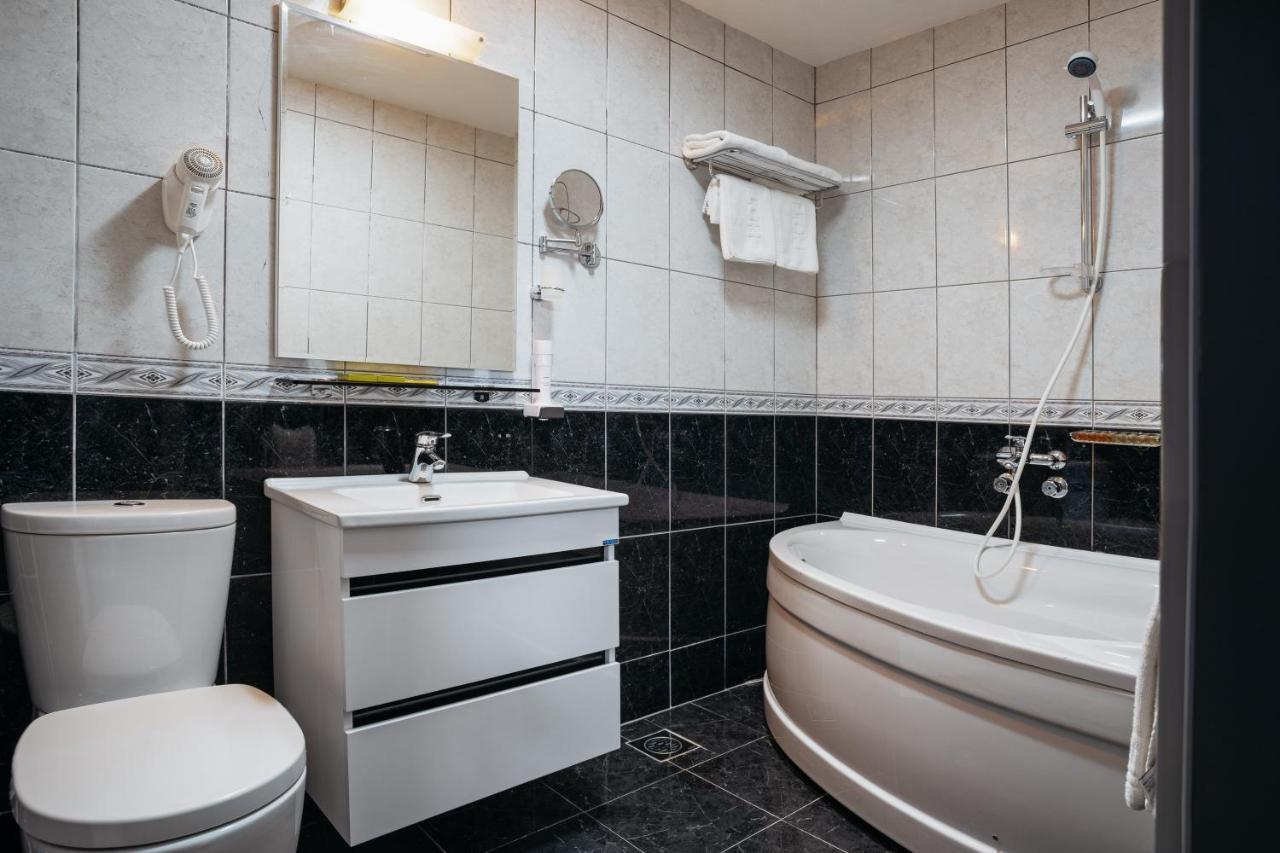 Romantique Veles Hotel Bagian luar foto