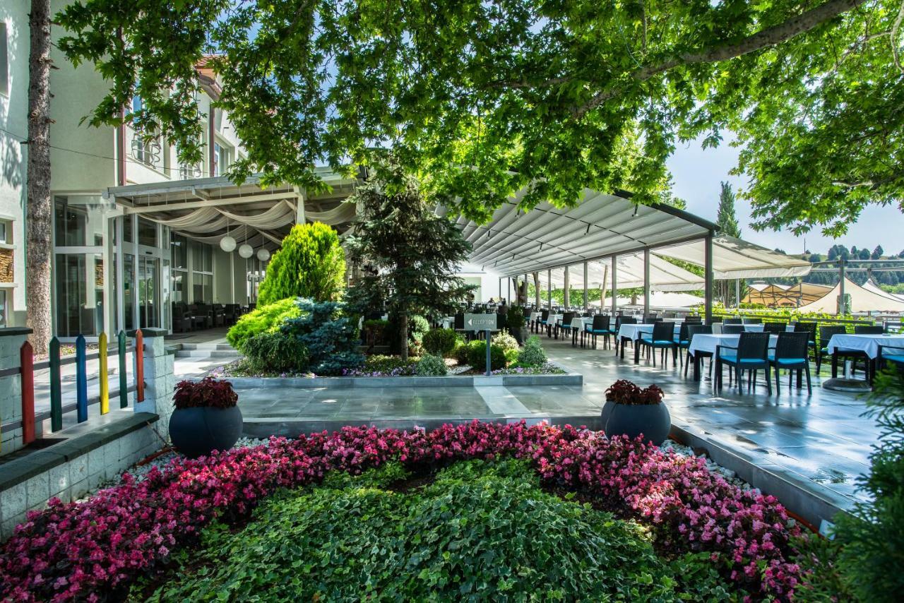 Romantique Veles Hotel Bagian luar foto