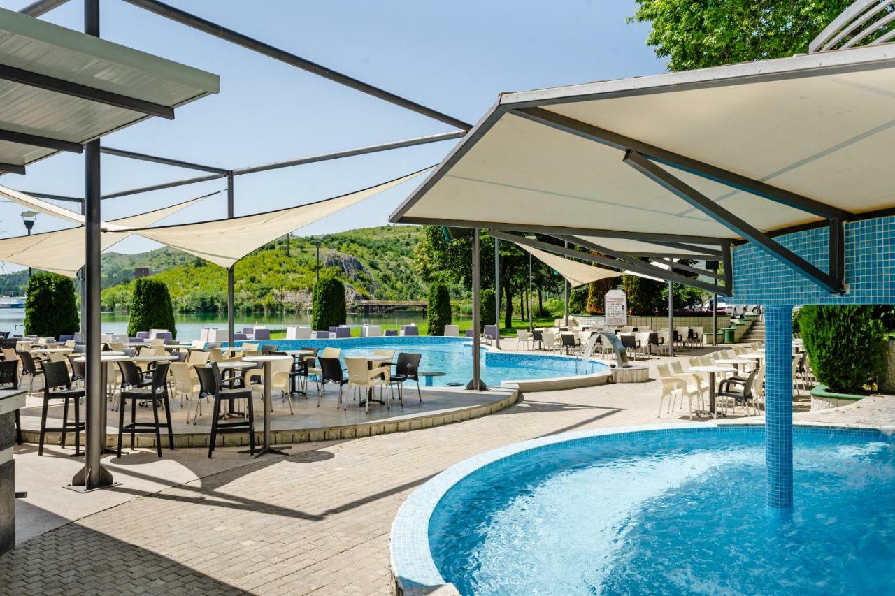 Romantique Veles Hotel Bagian luar foto