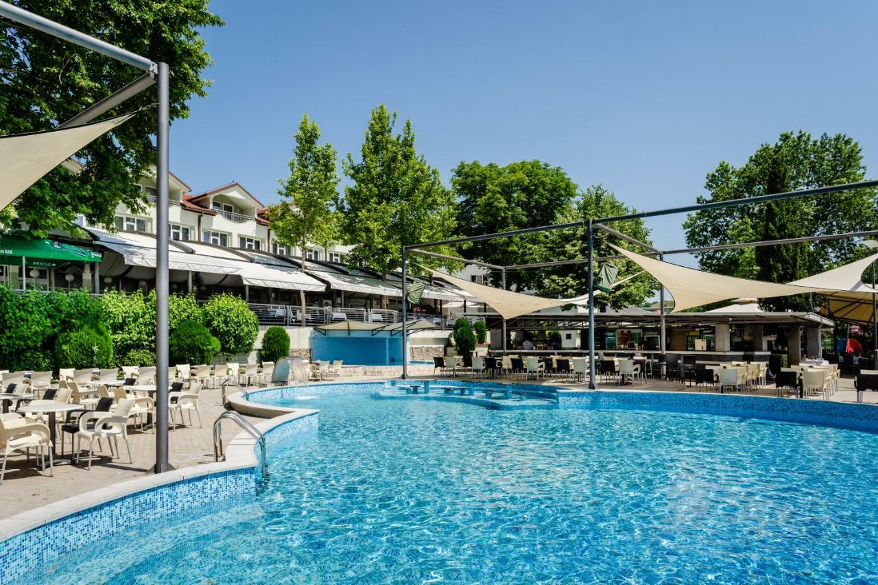 Romantique Veles Hotel Bagian luar foto